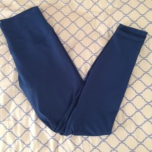 Kitty Gains Leggings